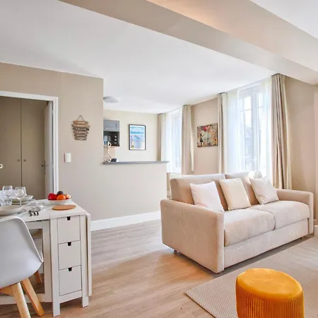 De Funes N3 - Breakfast Included -