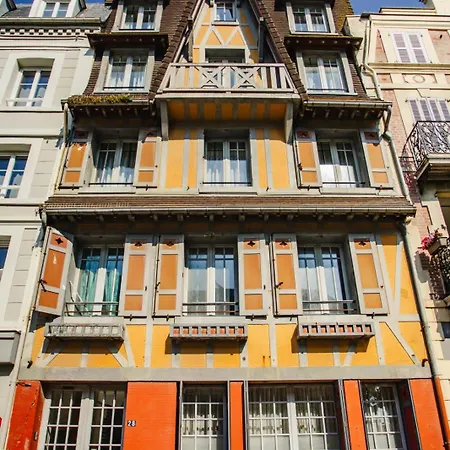 De Funes N3 - Breakfast Included - * Trouville-sur-Mer